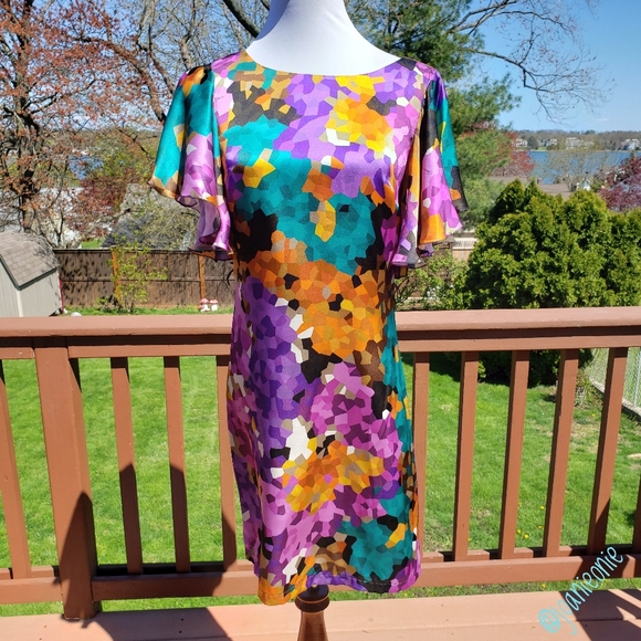 xx TRINA TURK Silk Geo Print Ruffle Sleeve Sz 2 EUC - Picture 5 of 9